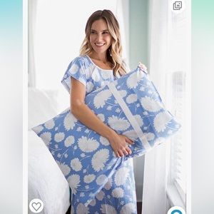 Gownies hospital gown & matching pillowcase, size S/M, Zoe blue pattern
